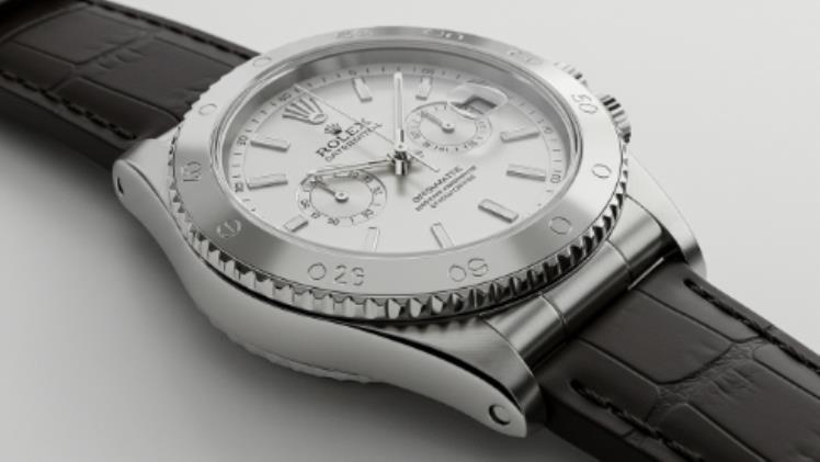 Super Clone Watches vs Replicas: What Makes Them Different?